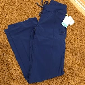 *NWT* Cherokee Infinity Scrub Pants
